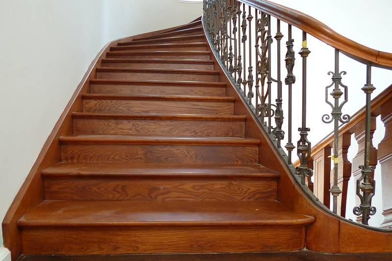 Von Holz bis Metall: Die Vielfalt der Treppen aus Polen und warum sie die perfekte Wahl für Ihr Projekt sind