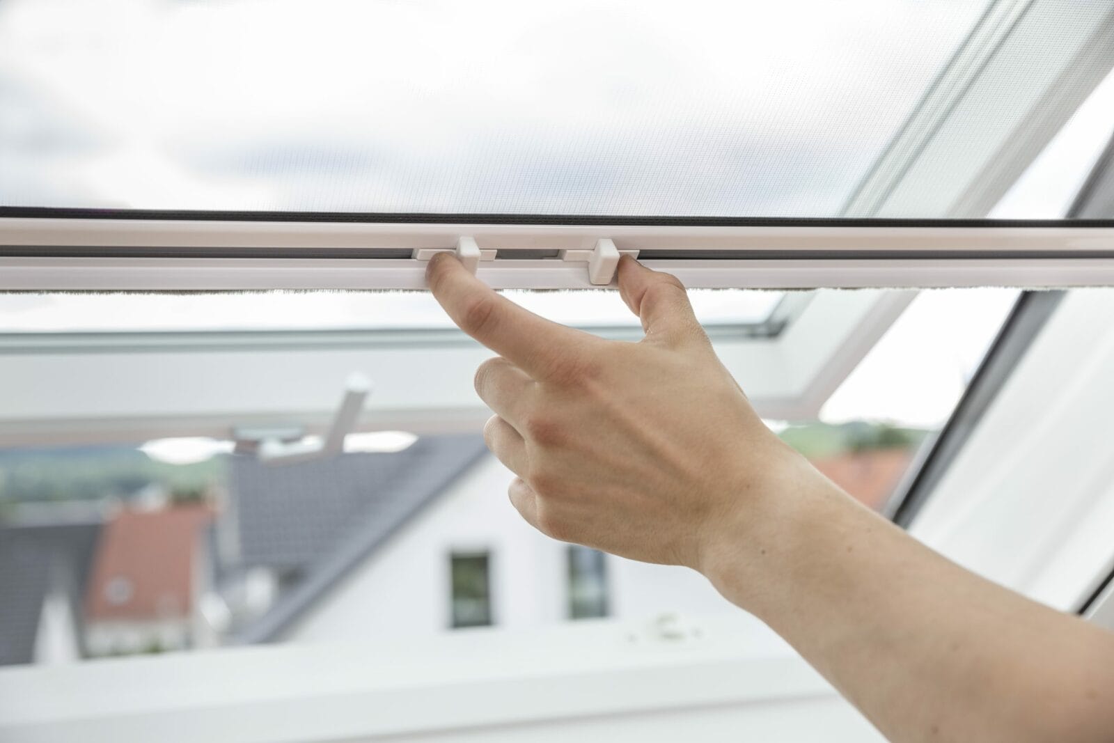 Schiebetür Insektenschutz: Hochwertige Netze und Aluminiumprofile für Balkontüren