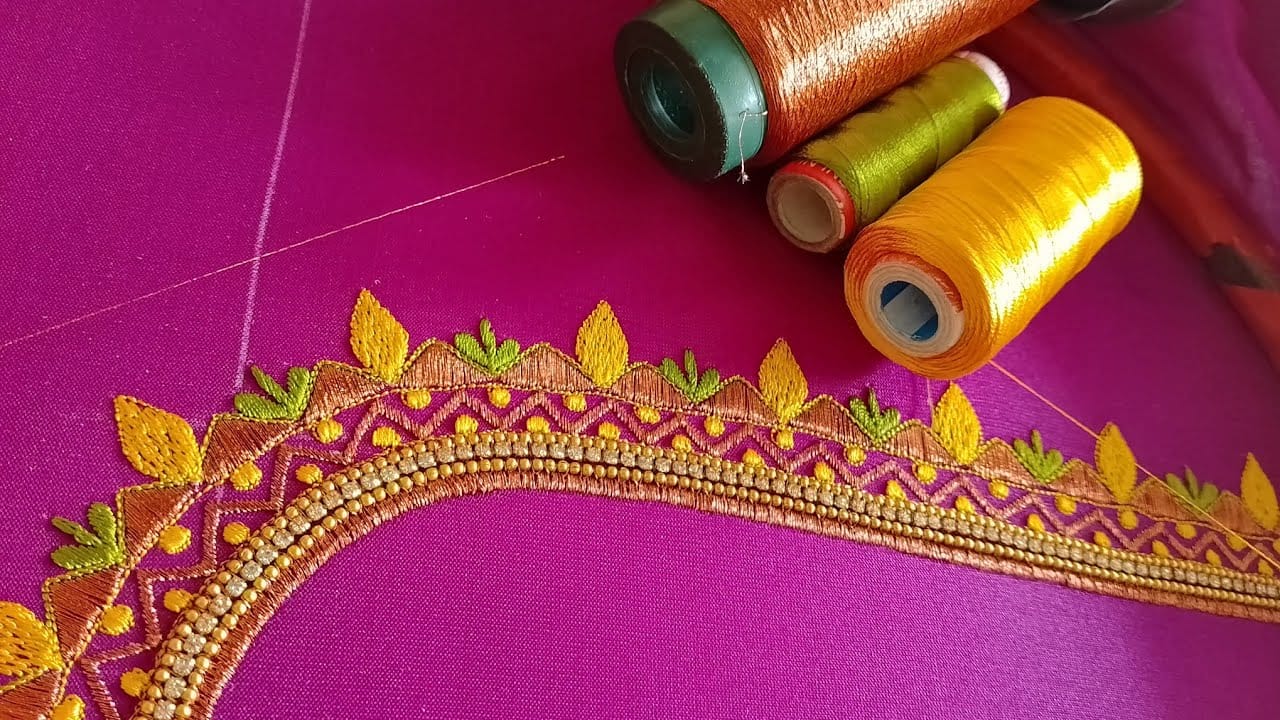 Handcrafted Elegance: Royal Present Embroidery’s Christmas Machine Embroidery Designs