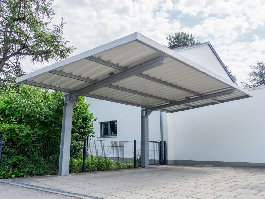 Carport Metall: Warum Aluminium die beste Wahl sein kann