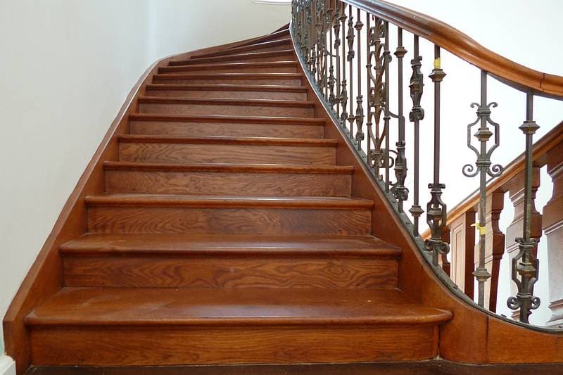 Von Holz bis Metall: Die Vielfalt der Treppen aus Polen und warum sie die perfekte Wahl für Ihr Projekt sind