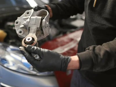 Motorschaden Fahrzeug verkaufen – Direkt Bargeld und faire Bewertung