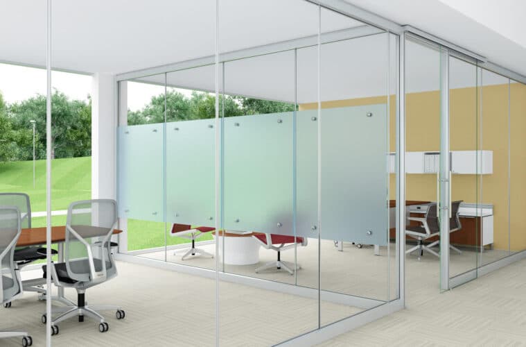 Studio 30: Stilvolle Glastrennwände und Raumteiler für ein transparentes und modernes Geschäftsumfeld