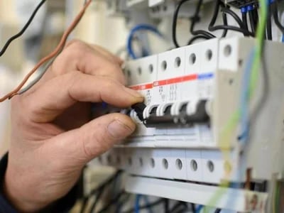 Prüfung ortsveränderlicher elektrischer Betriebsmittel für Unternehmen – Professionell & zuverlässig
