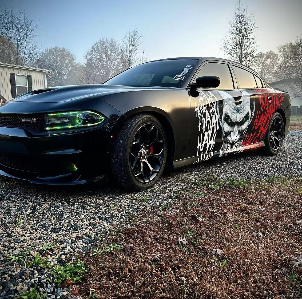Individualisieren Sie Ihren Toyota MR2 mit auffälligem Anime-Wrap