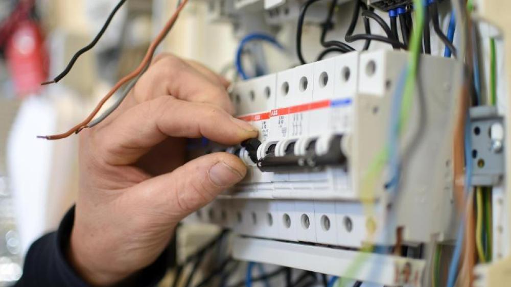 Prüfung ortsveränderlicher elektrischer Betriebsmittel für Unternehmen – Professionell & zuverlässig